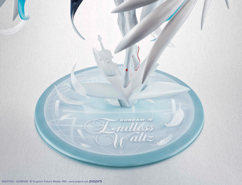 (Pre-Order CLOSED)  ETA Q3 2026 - MegaHouse Lucrea Mobile Suit Gundam 45th Anniversary X Hatsune Miku Hatsune Miku X Wing Gundam Zero EW